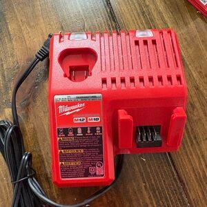 Milwaukee Red M12 M18 Battery Charger